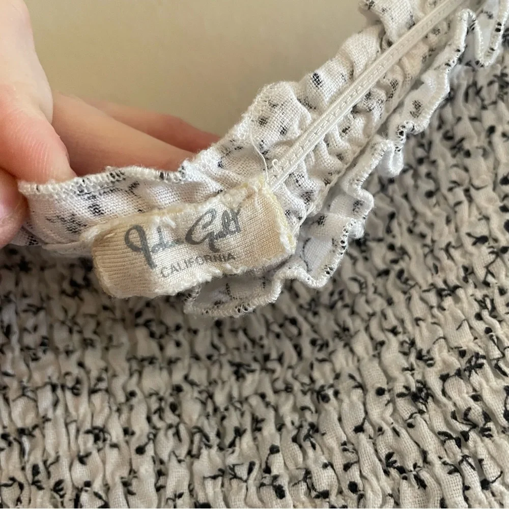 J. Galt White & Black Floral Smocked 100% Linen Tube Crop Top – One Size EUC - Picture 6 of 15